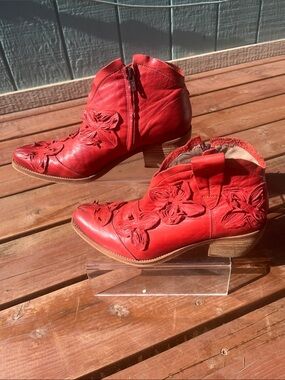 Red Floral Embossed Women’s Ankle Boots EU40